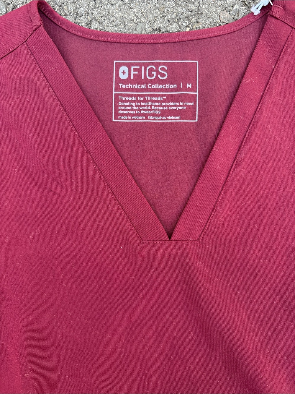 NWT! Figs Burgundy V-Neck Scrub Set - Picture 4 of 7